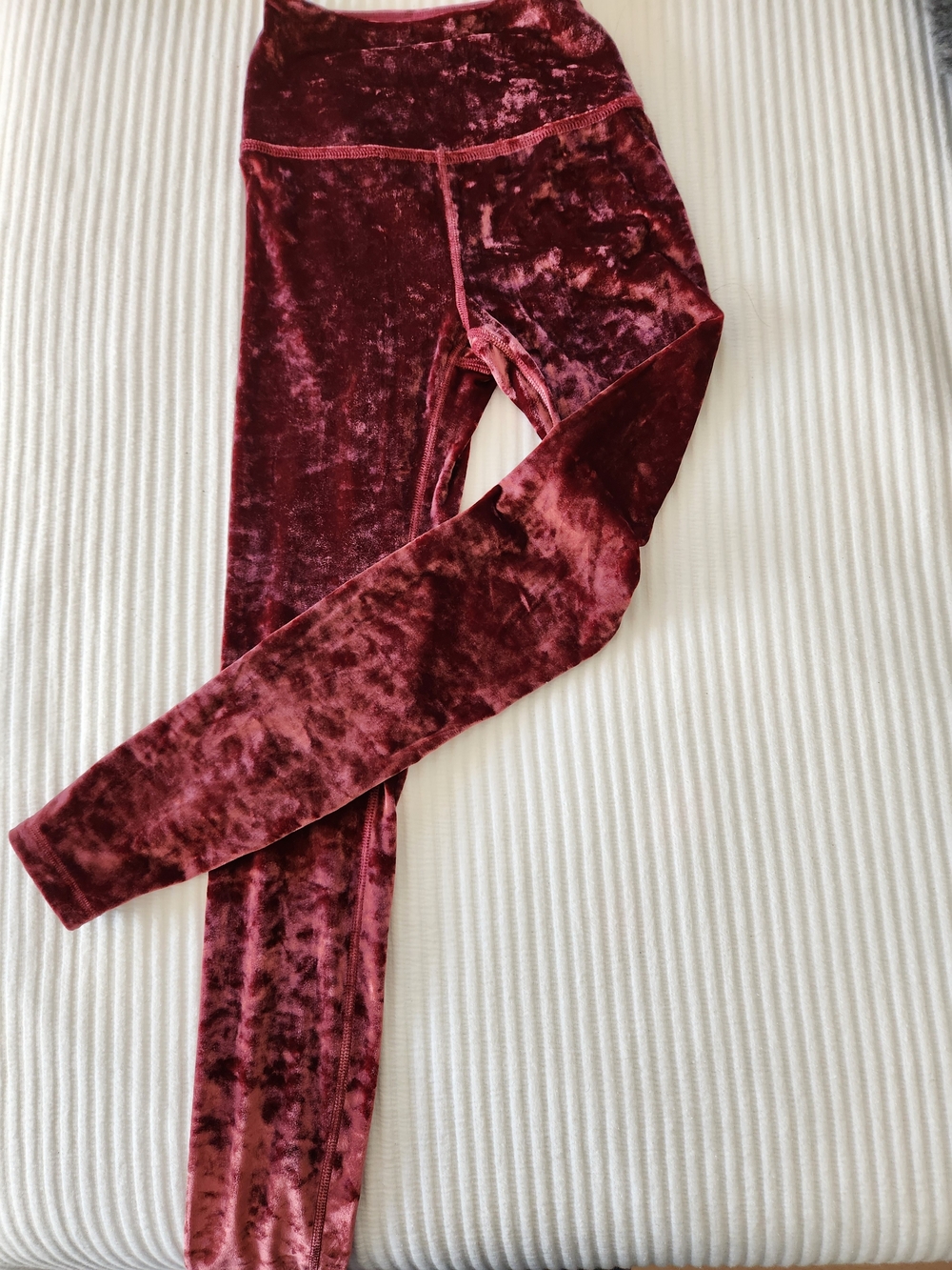 Beyond Yoga Crushed Velvet Leggings in Wine